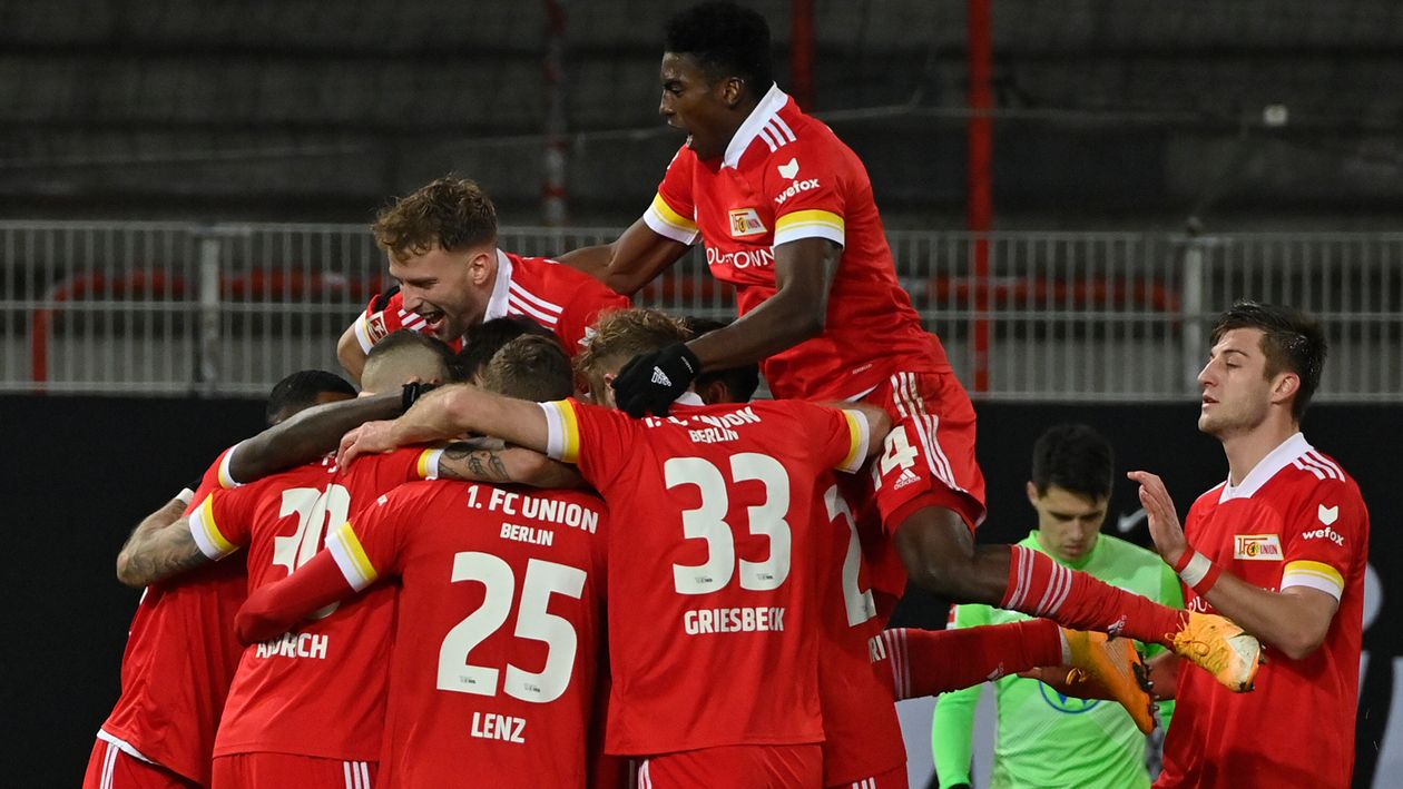 Union Berlin celebrate a Robert Andrich goal