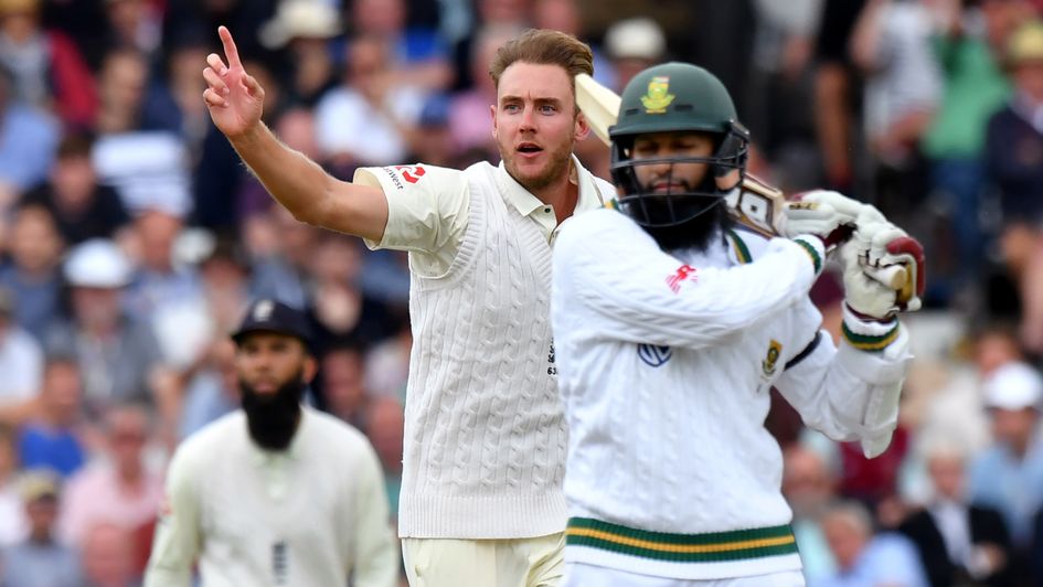 Stuart Broad gets Hashim Amla