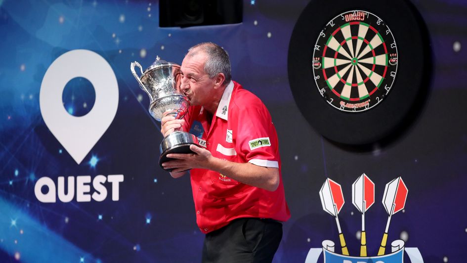 Wayne Warren: The oldest darts world champion in history