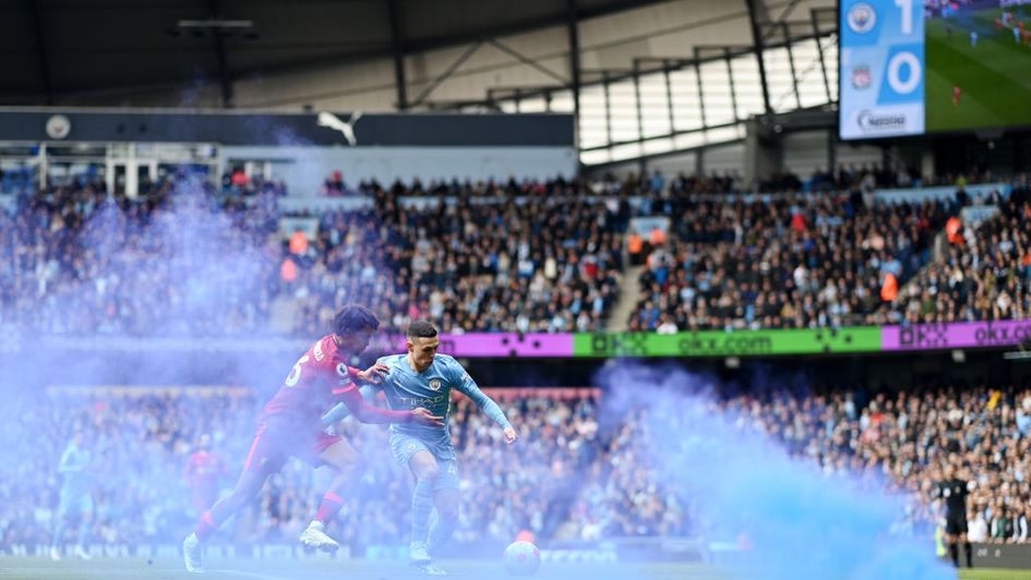 The destination of the Premier League title is still unclear after a thrilling 2-2 draw