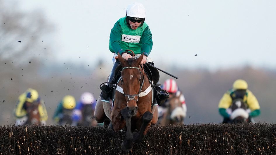 Valtor wins easily at Ascot