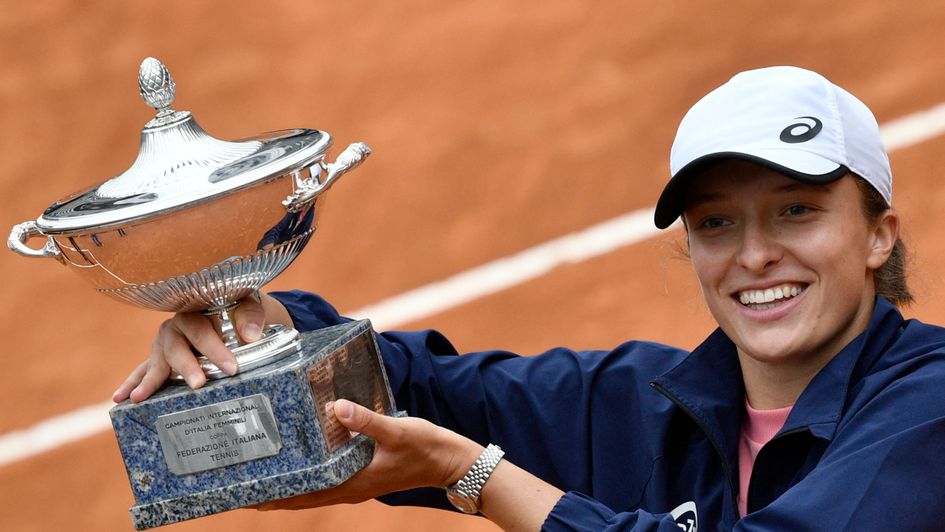 Iga Swiatek celebrates