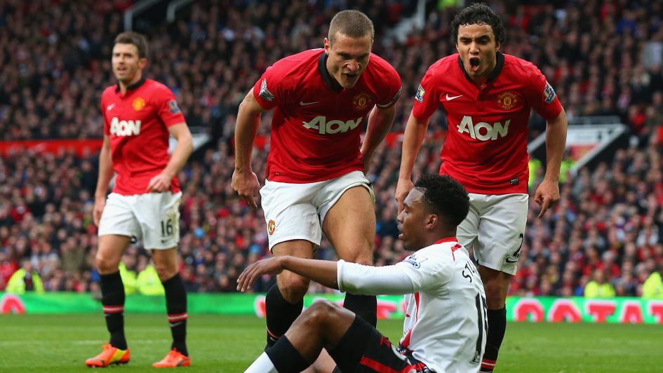 Nemanja Vidic and Rafael react to Daniel Sturridge going down in the box