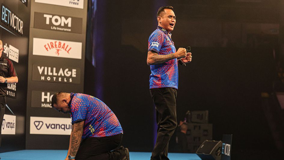 Lourence Ilagan and Paolo Nebrida (Picture: Jenny Segers/PDC Europe)