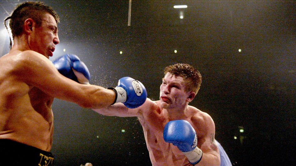 Hatton on the way to victory over Kostya Tszyu