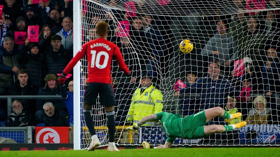 Marcus Rashford scores against Everton