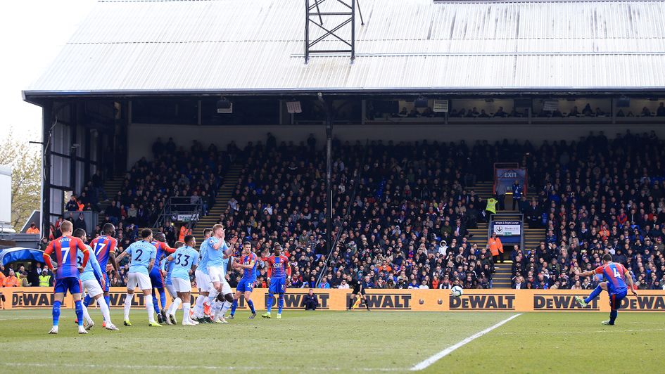 Luka Milivojevic scores against Manchester City