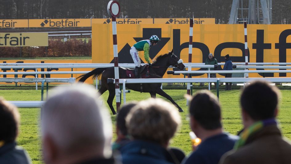 Clan Des Obeaux in action at Haydock