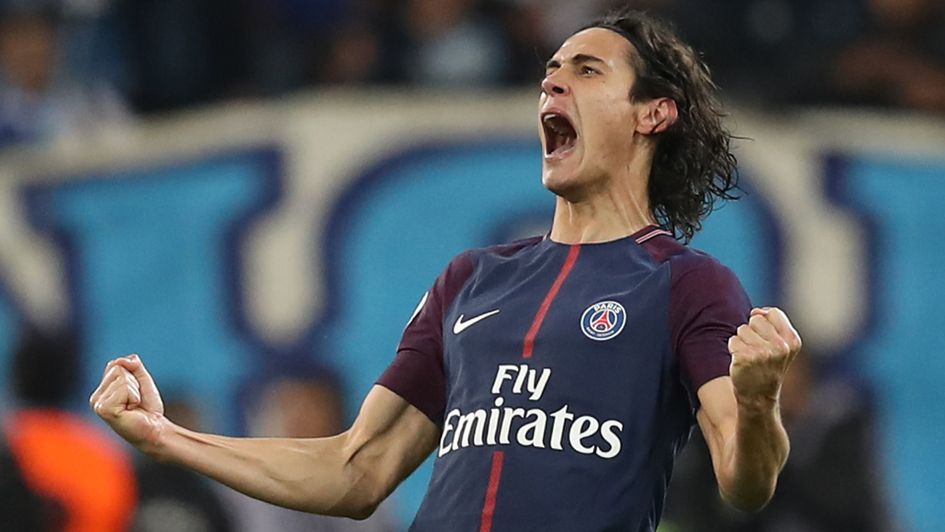 Edinson Cavani celebrates