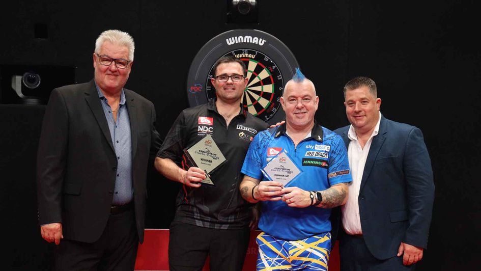 Damon Heta and Peter Wright (Picture: Mark Galliano/PDC)