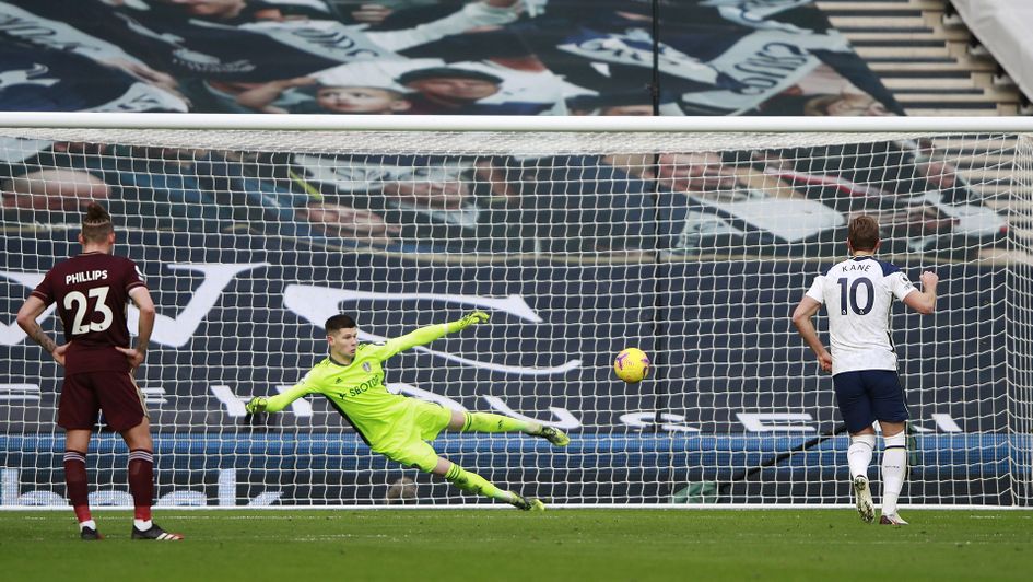 Harry Kane scores his penalty against Leeds