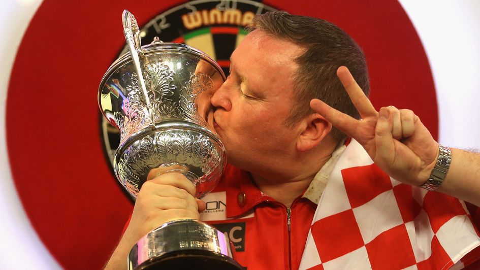 Glen Durrant retains his BDO world darts title at the Lakeside