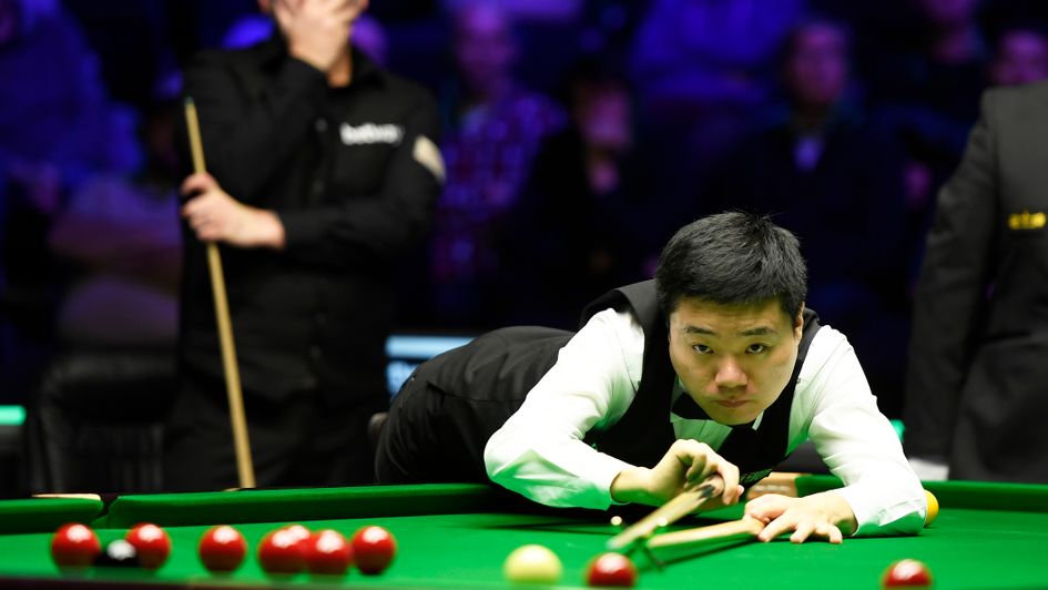 Ding Junhui dominates Stephen Maguire
