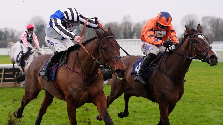 Derryhassen Paddy (left) edges a thriller