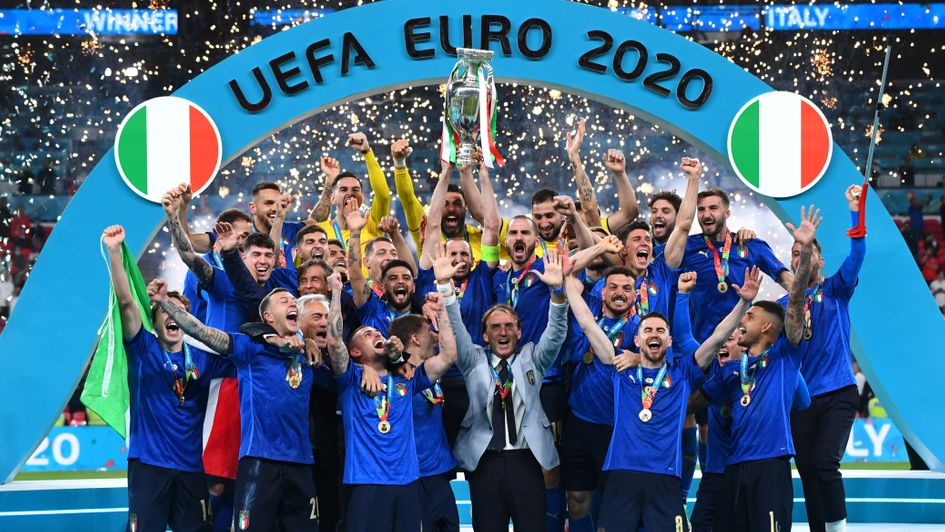 Italy celebrate after winning Euro 2020
