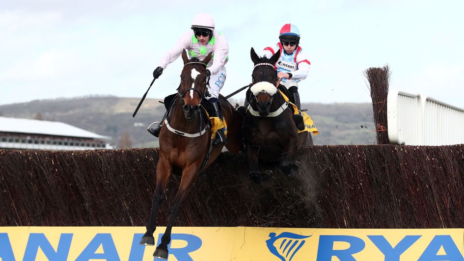 Min (left) jumps the last alongside Saint Calvados