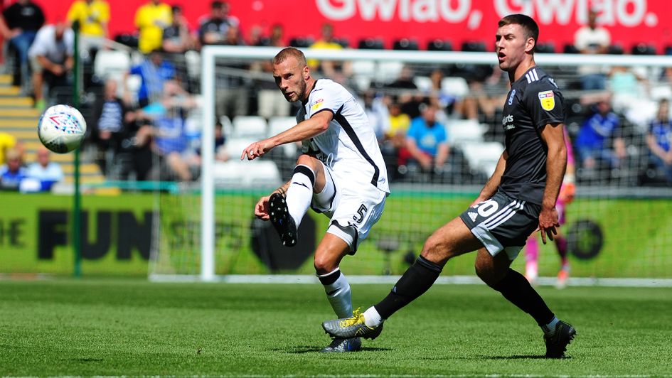 Mike van der Hoorn has a high accurate passing figure