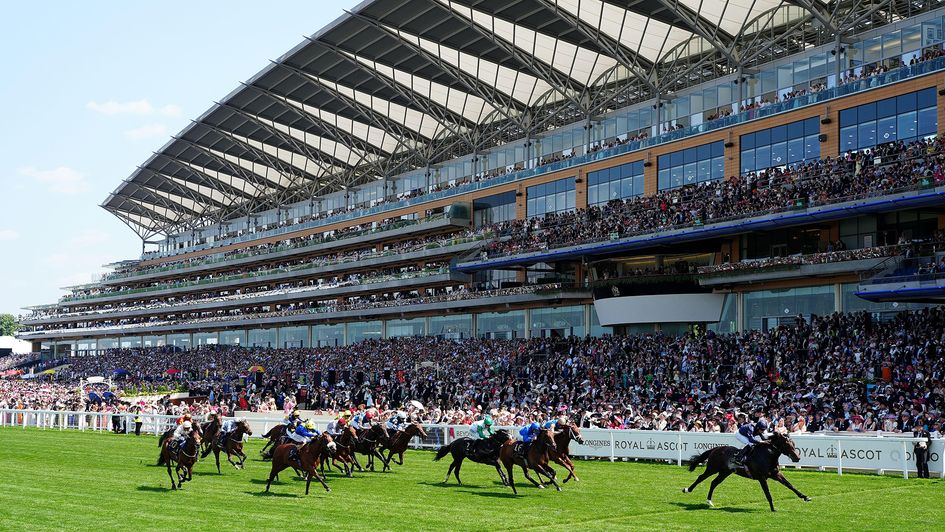 Charles Darwin wins the Norfolk Stakes in clearcut fashion